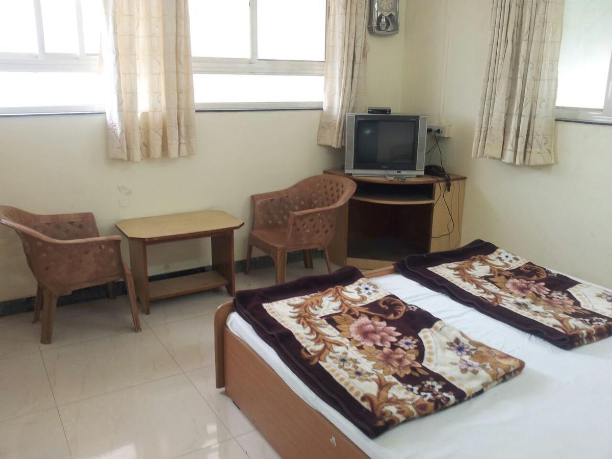 Sarang Lodging & Boarding Satara Exterior foto