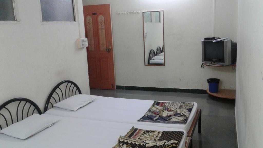 Sarang Lodging & Boarding Satara Exterior foto